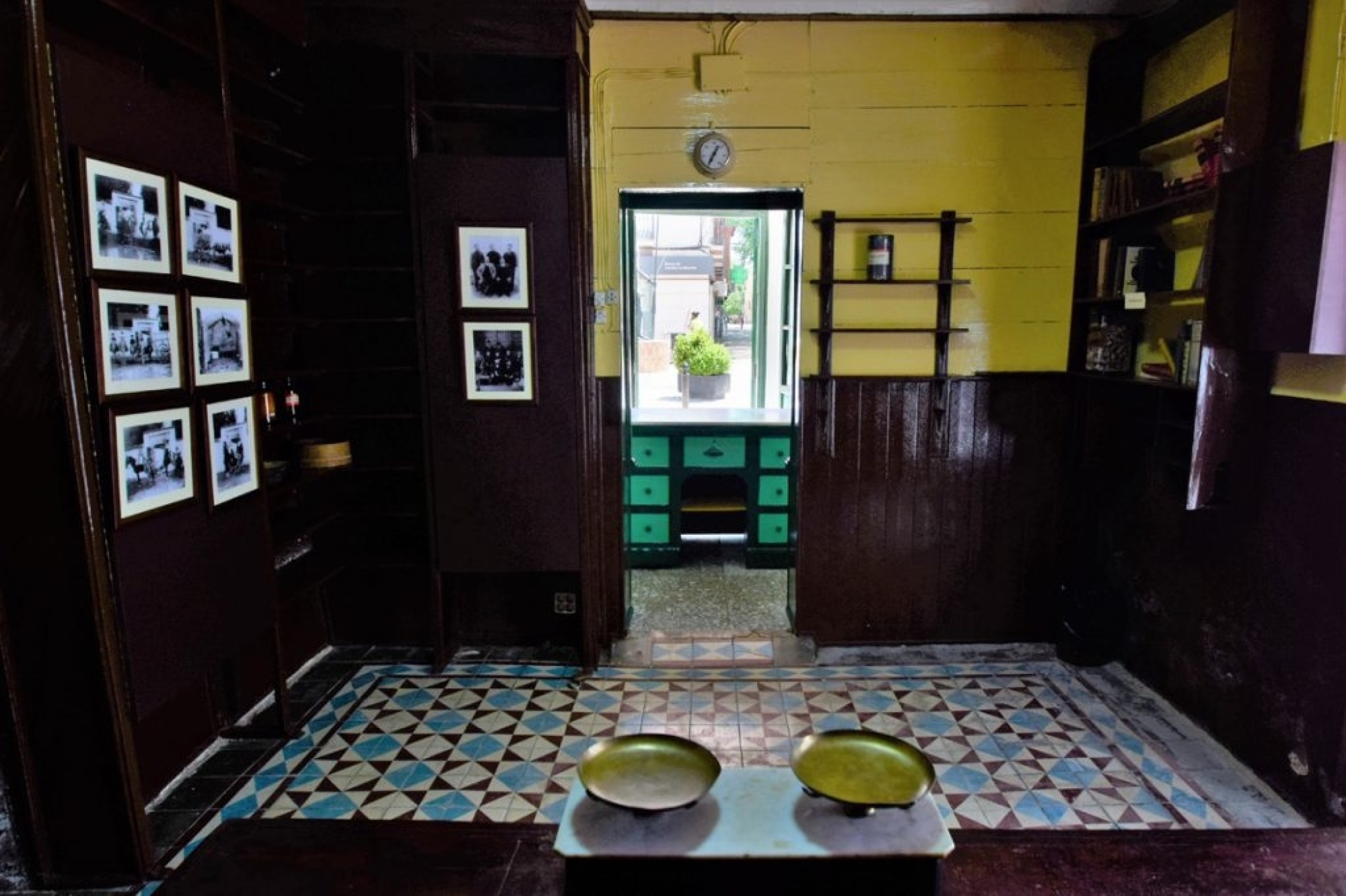 Botica de los Academicos